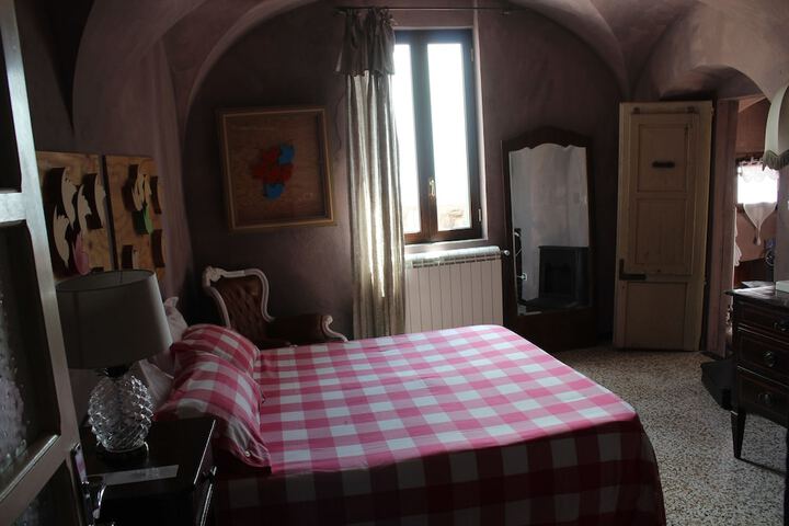 Room 16 of 52