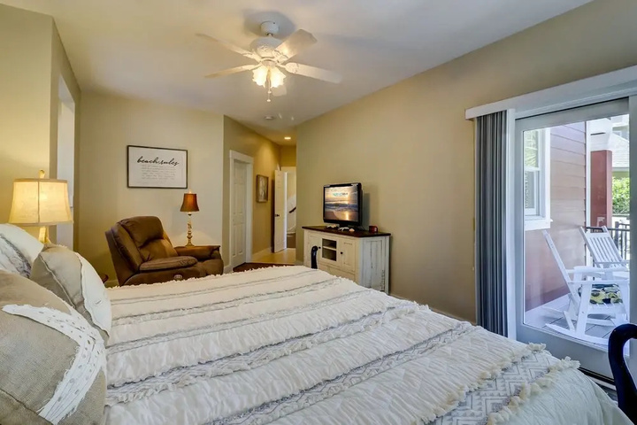 Room 2 of 28
