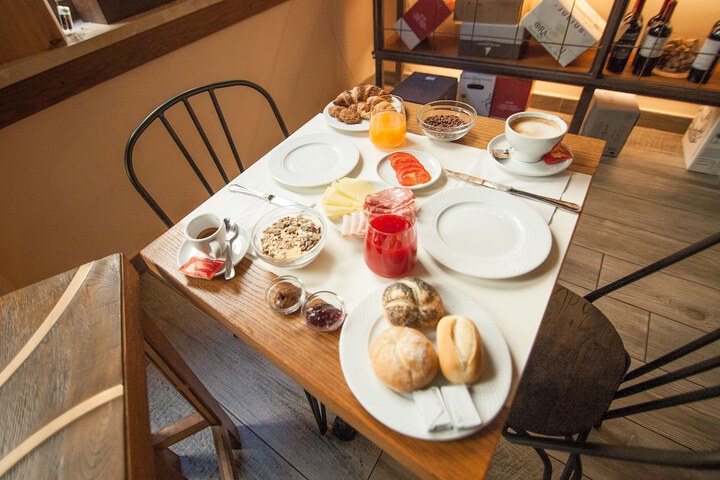 Breakfast/Coffee Service 77 of 90