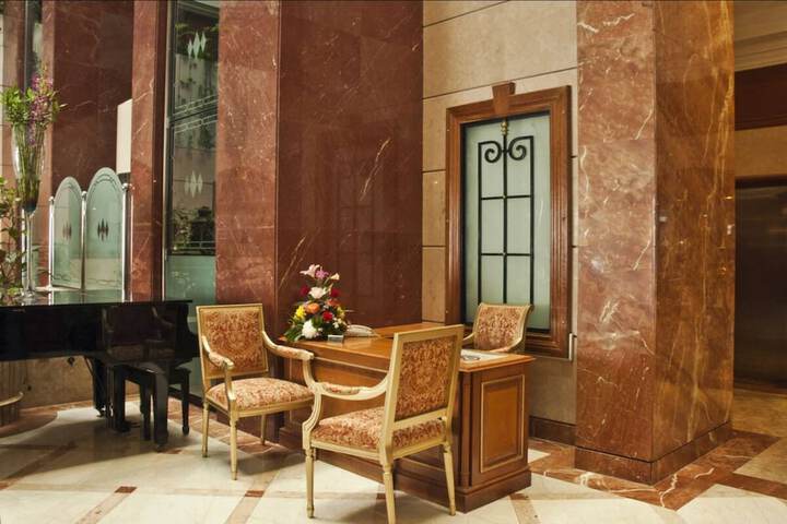 Guest Lobby