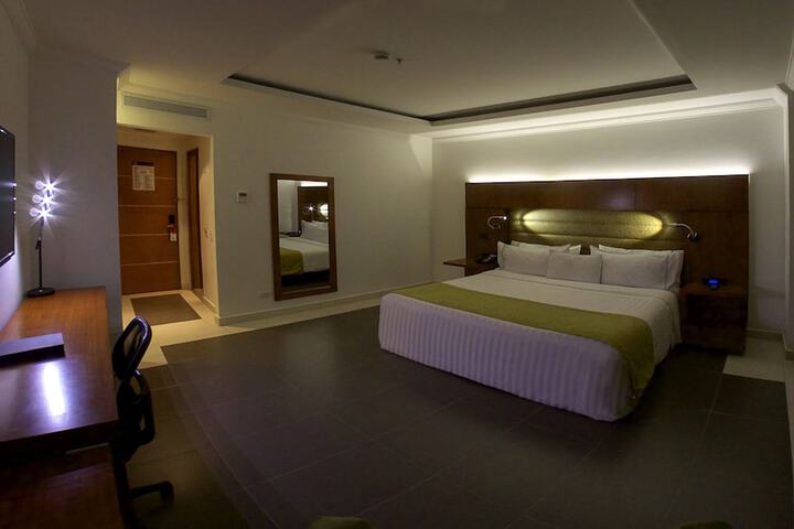 Room 8 of 48