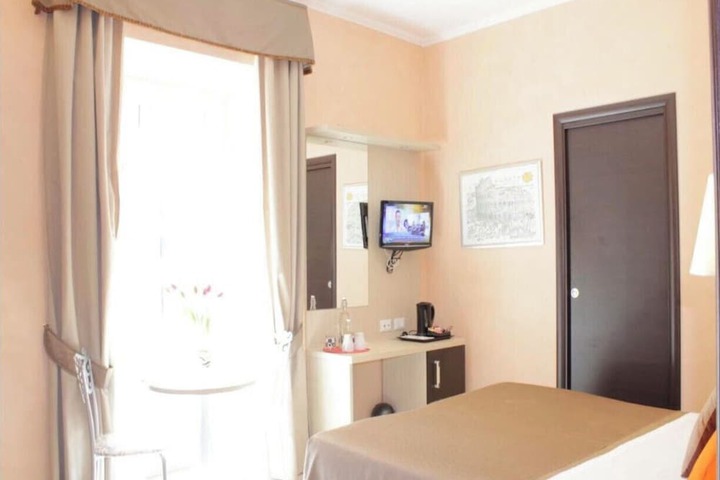Room 10 of 22