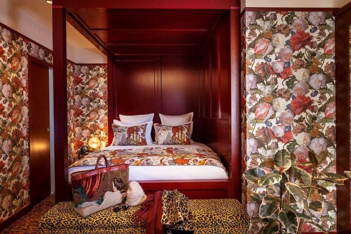 Room 31 of 65