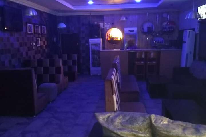 Lounge 19 of 23