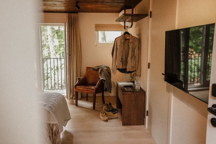 Room 42 of 112