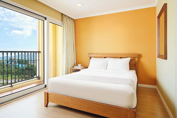 Room 27 of 45