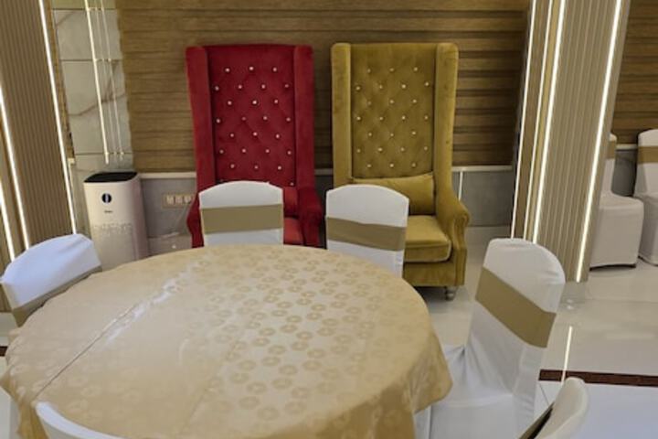 Ballroom/Hall 14 of 15