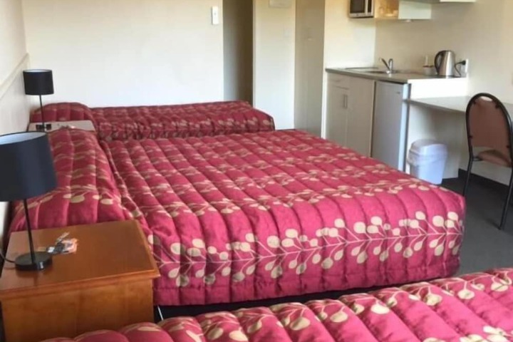 Room 3 of 28