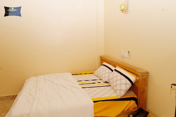 Room 4 of 42