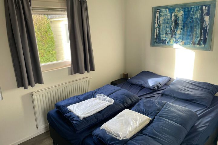 Room 4 of 37