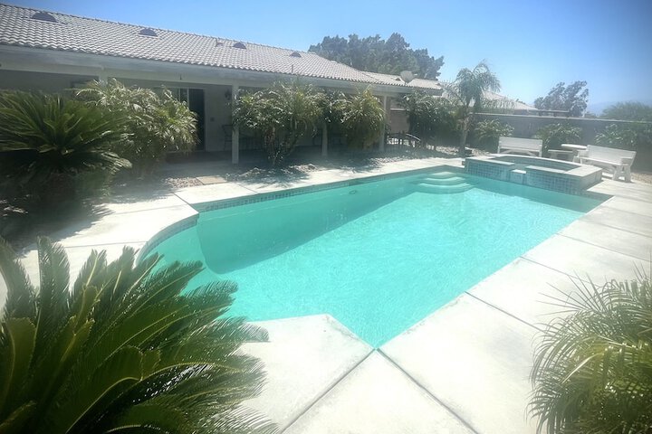 1 King Bed Balcony Pool View (40 of 65)