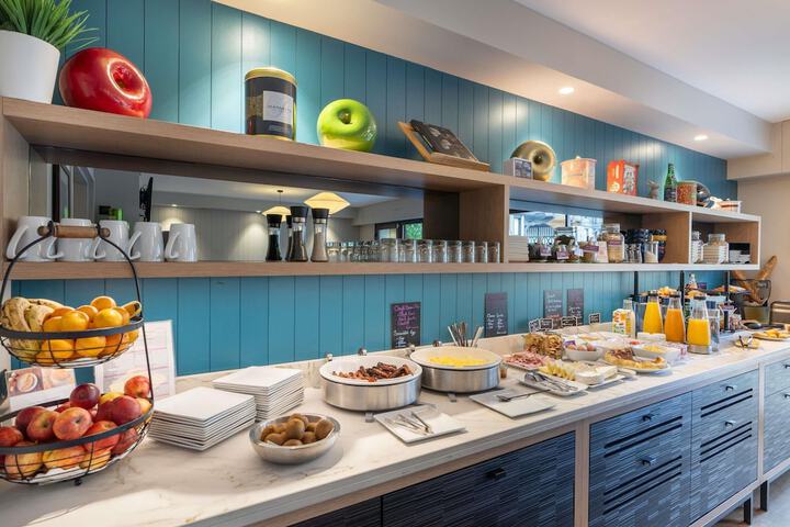 Breakfast/Coffee Service 31 of 52