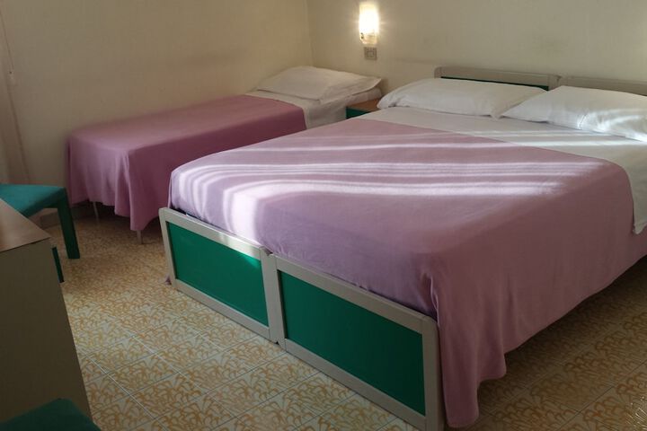 Room 13 of 31