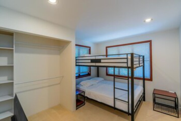 Room 42 of 44