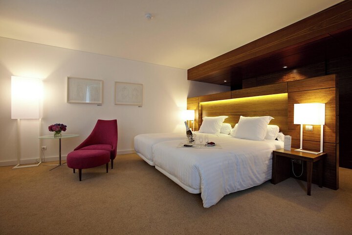 Room 25 of 46