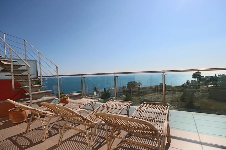 New 2019 Incredible 180m2 Exclusive Penthouse With Sea Views