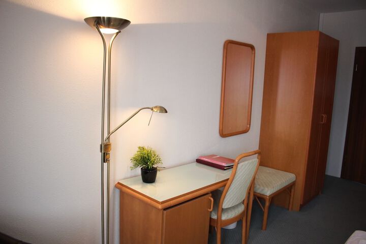 Room 25 of 29