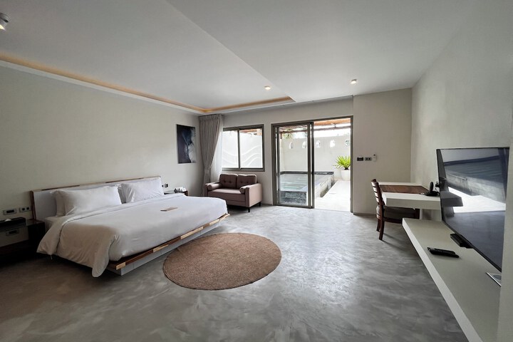 Room 25 of 207