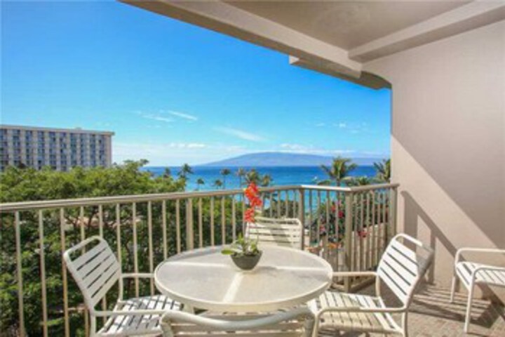 Exterior of Whaler at Kaanapli 763 Studio Suite