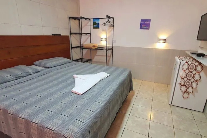 Room 5 of 11