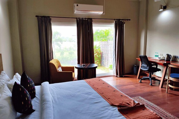 Room 6 of 15