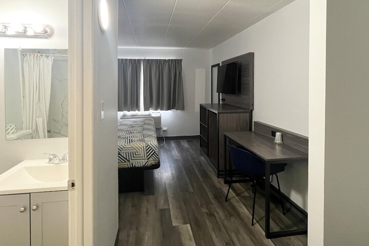 Room 12 of 30
