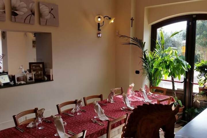 Dining 15 of 24