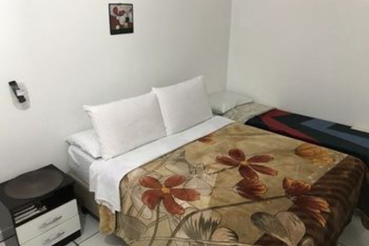 Room 32 of 60