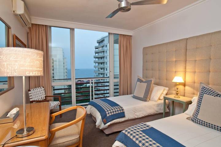 Room 10 of 29