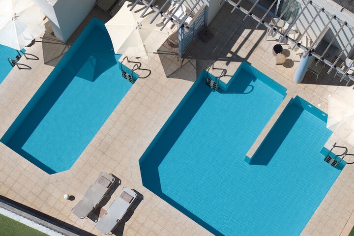 Pool 77 of 212