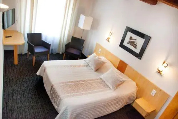 Room 5 of 13