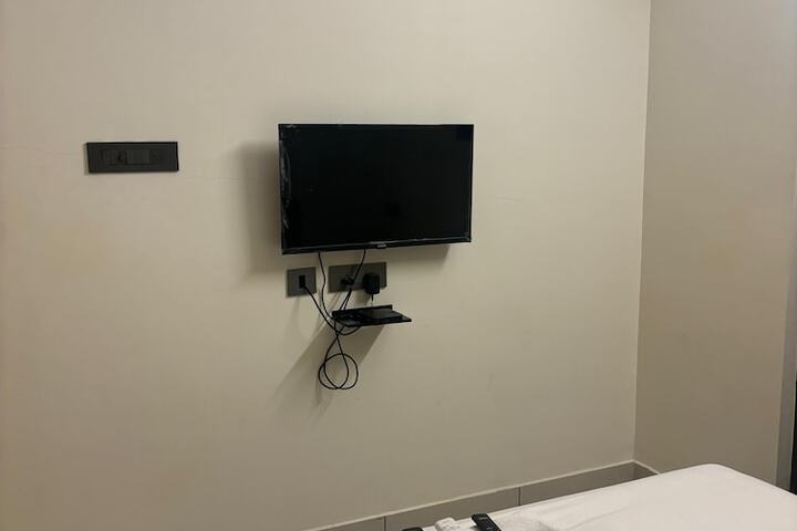 Room 8 of 17