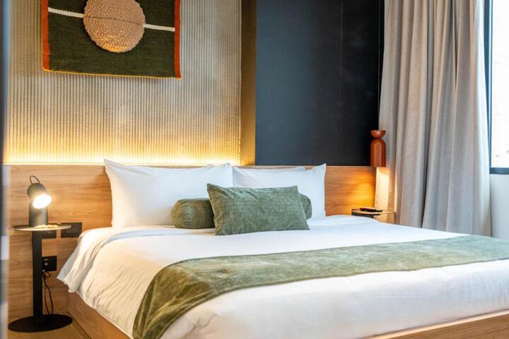 Hunters Hotel by Jalo