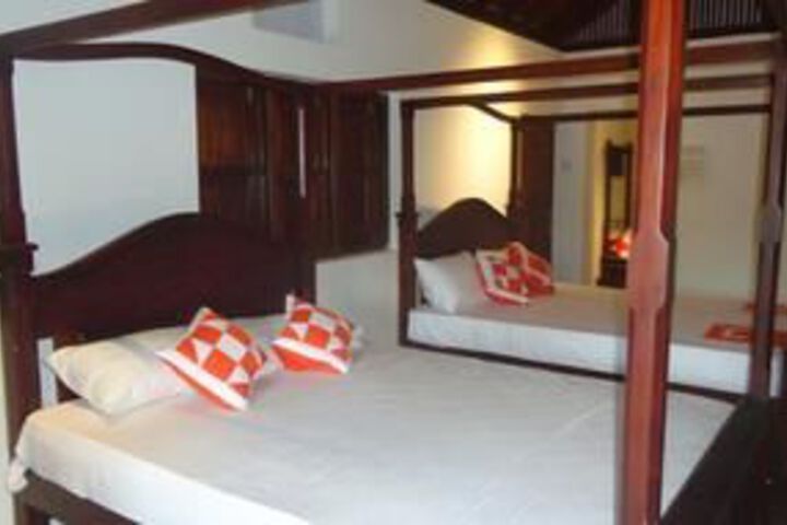 Room 17 of 27