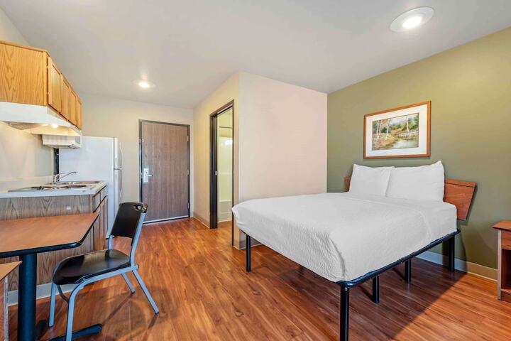 Room 5 of 24