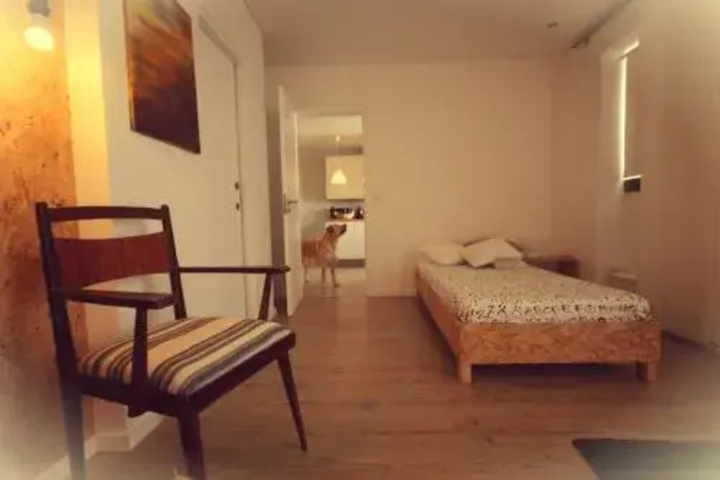 Room 2 of 9