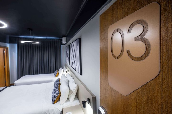 Room 6 of 30