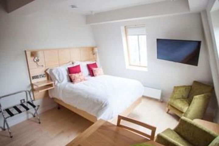 Room 15 of 27