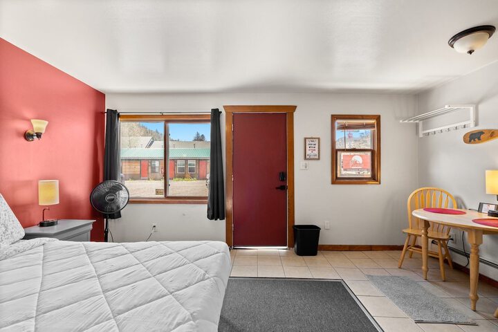 Room 7 of 27