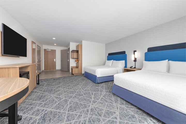 Room 15 of 37