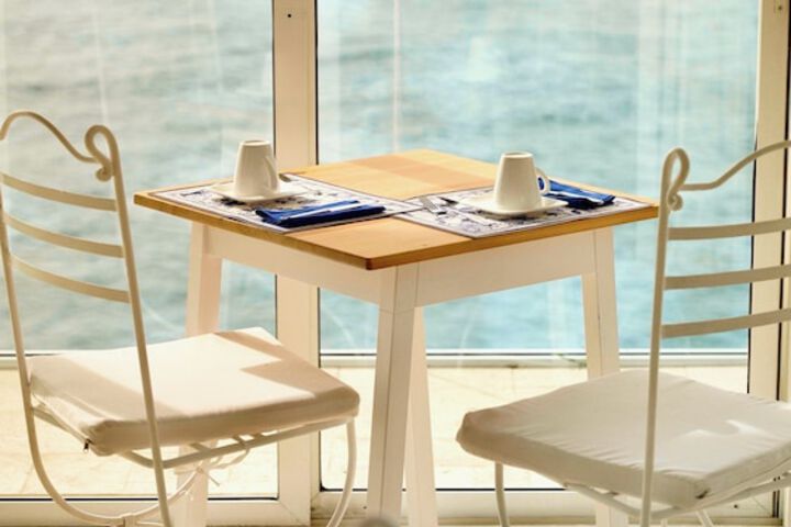 Dining 16 of 36
