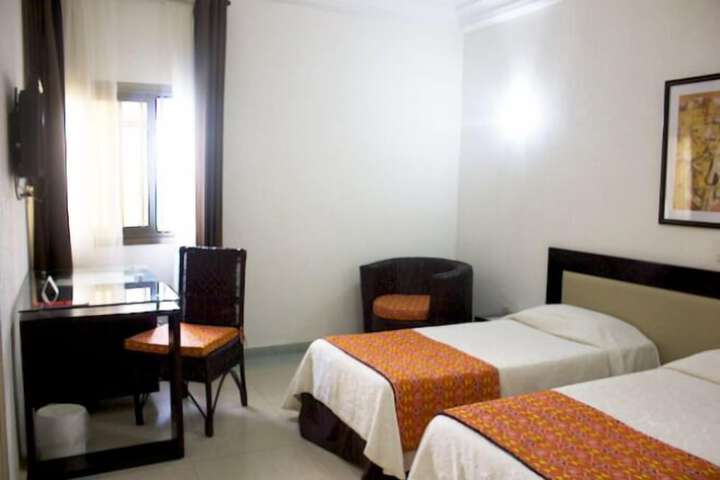 Room 5 of 32