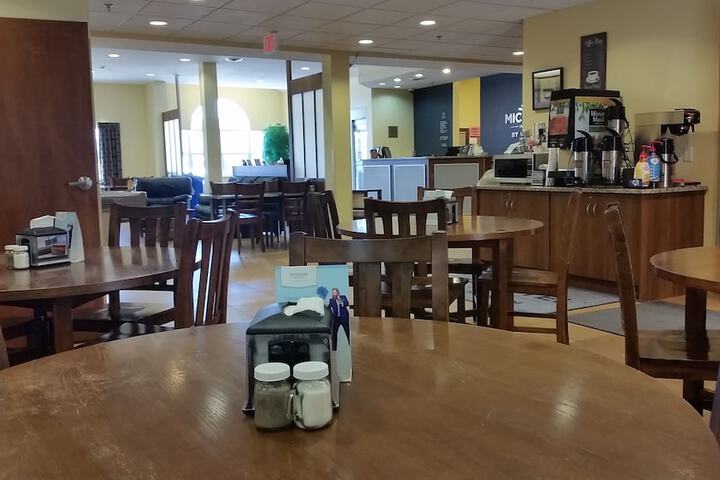 Breakfast area