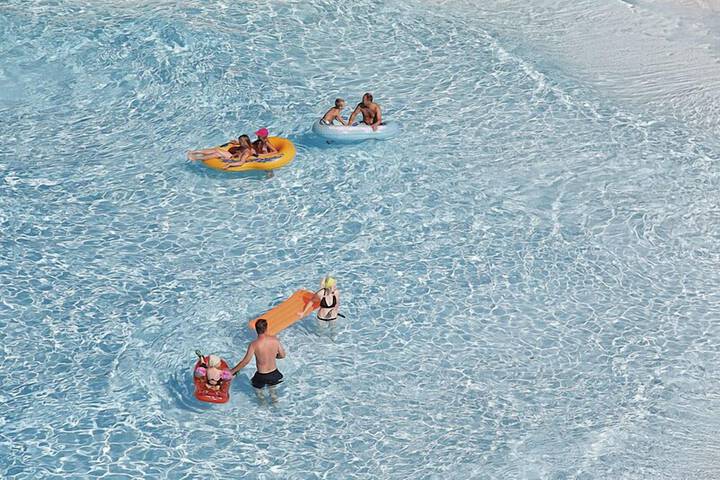 Pool 75 of 202