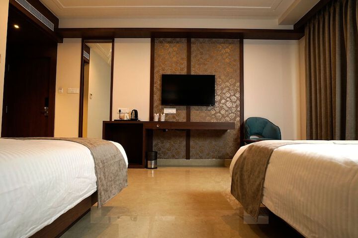Room 15 of 73
