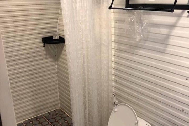 Room 6 of 13