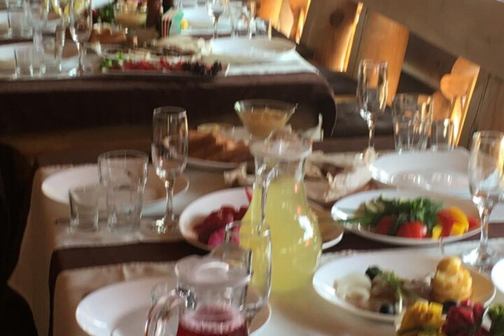 Dining 13 of 32