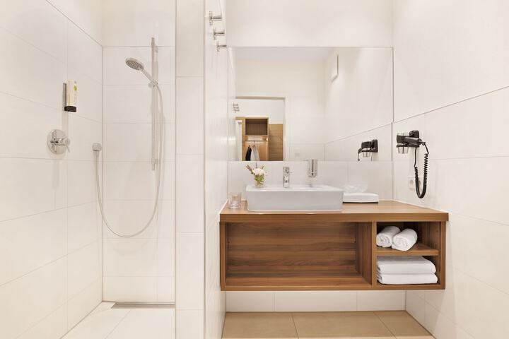 Room 15 of 35