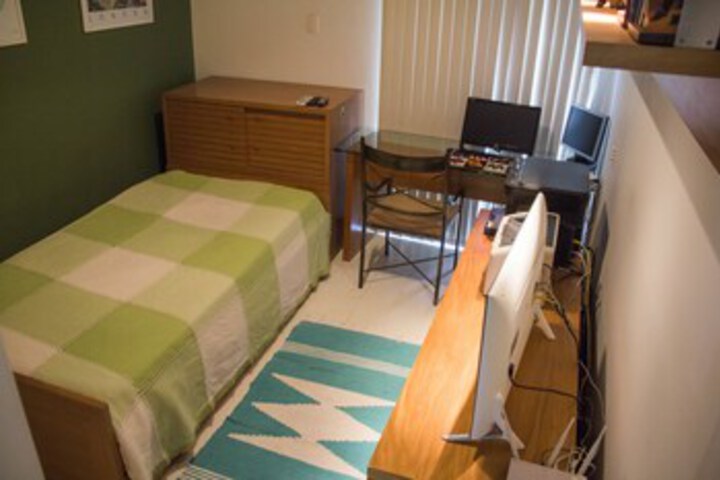 Room 26 of 75