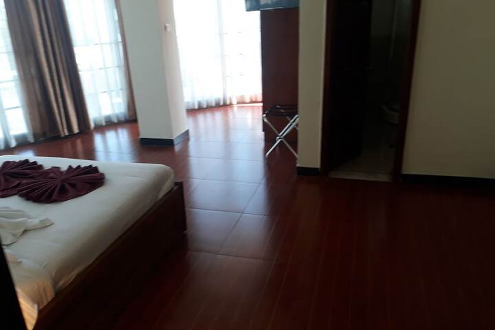 Room 14 of 37
